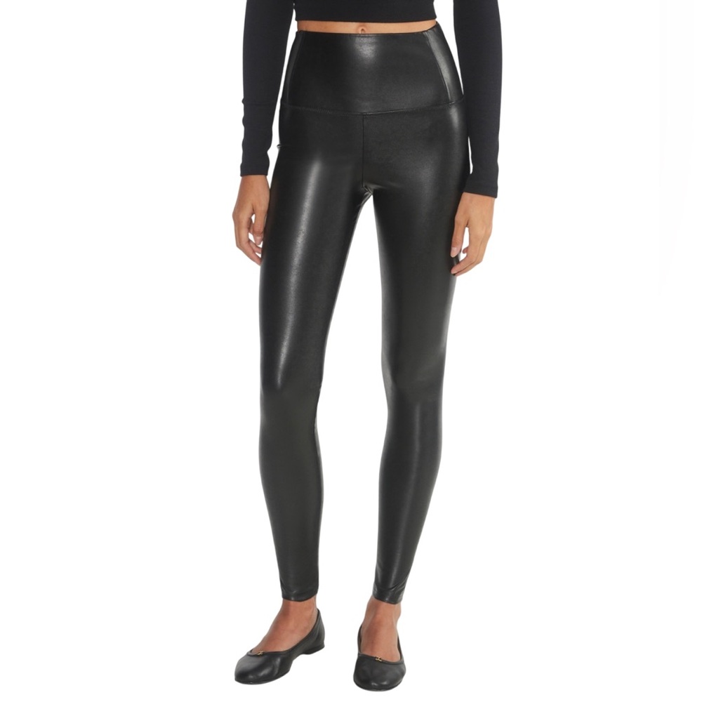 Aritzia Wilfred Daria Black Vegan Leather Leggings Faux Leather Pants Women's M